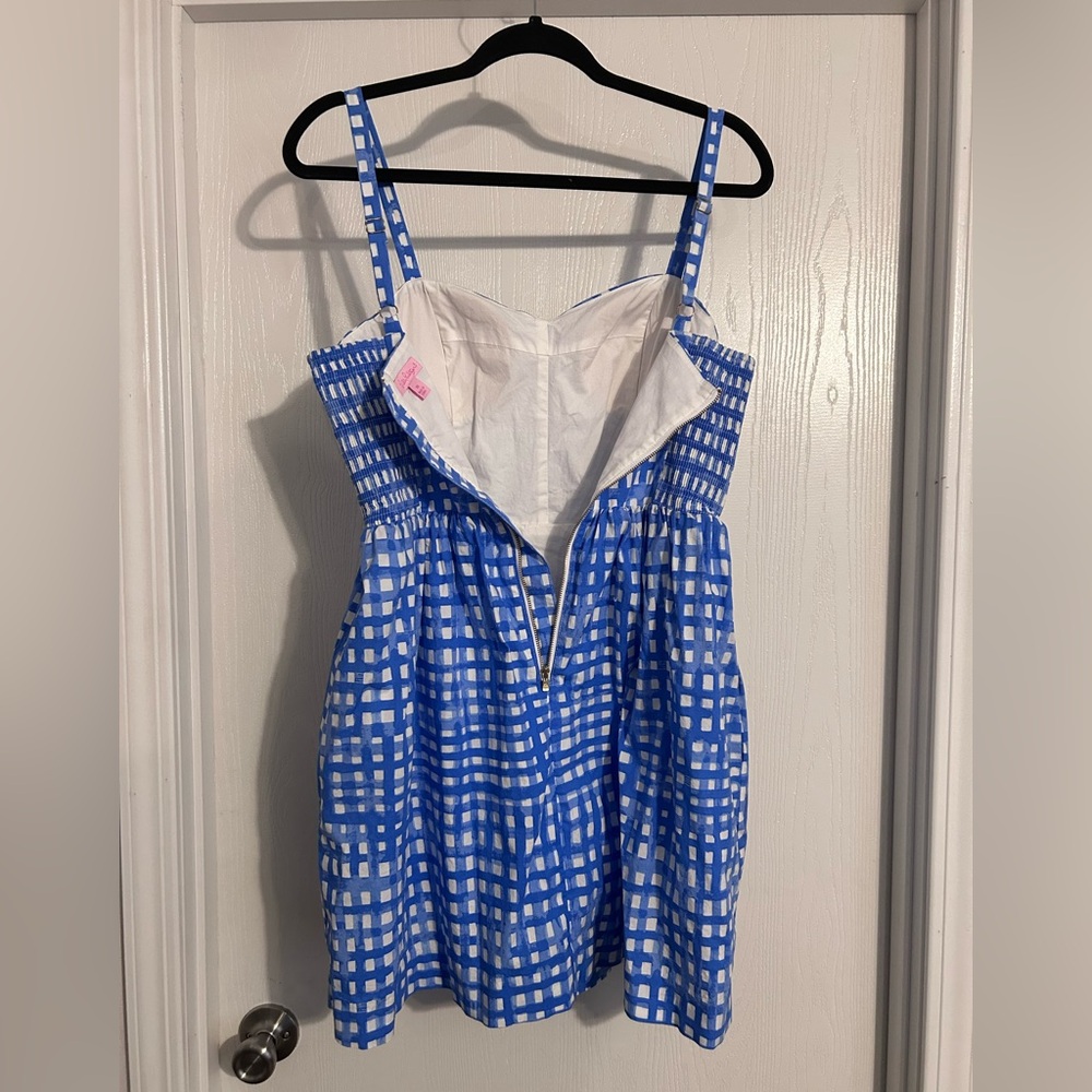 Lilly Pulitzer | Blue and White Patterned Mini Dress | Size 10 - Picture 5 of 5